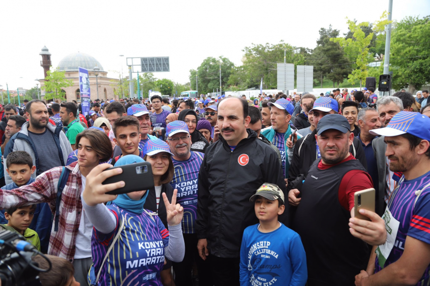 KONYA’DA YARI MARATON COŞKUSU