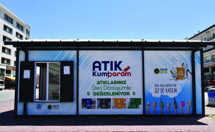 ATIK KUMBARAM’LA ATIKLAR EV EKONOMİSİNE KATKI SAĞLIYOR