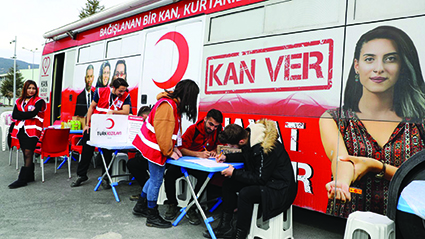 KIZILAY’DAN DEPREM SONRASI KAN BAĞIŞI ÇAĞIRISI