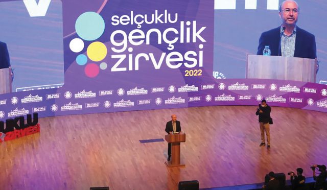 AHMET PEKYATIRMACI’NIN GENÇLERİ GELECEĞE HAZIRLAMA PROJESİ: SELÇUKLU GENÇLiK MECLiSi