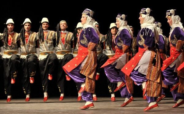 KÜRESEL ÇÖZÜLMEYE KARŞI SAVUNMA HATTI: FOLKLOR