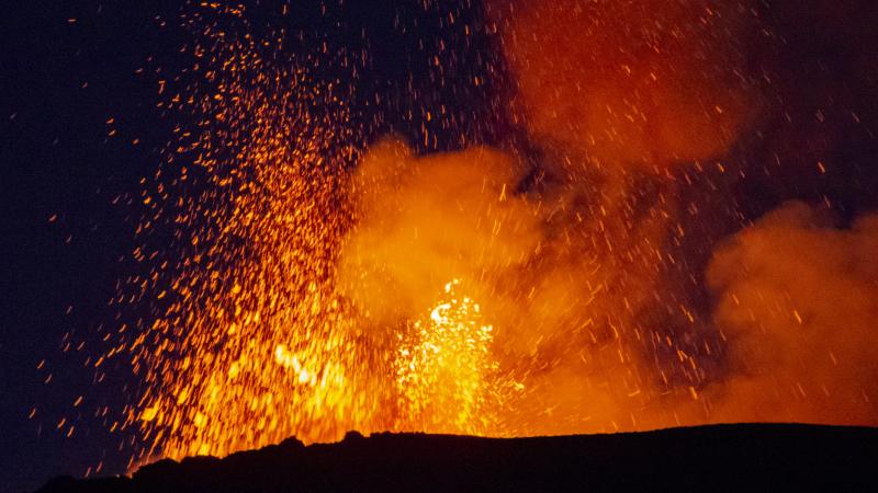 ETNA YANARDAĞI YENİDEN FAALİYETE GEÇTİ