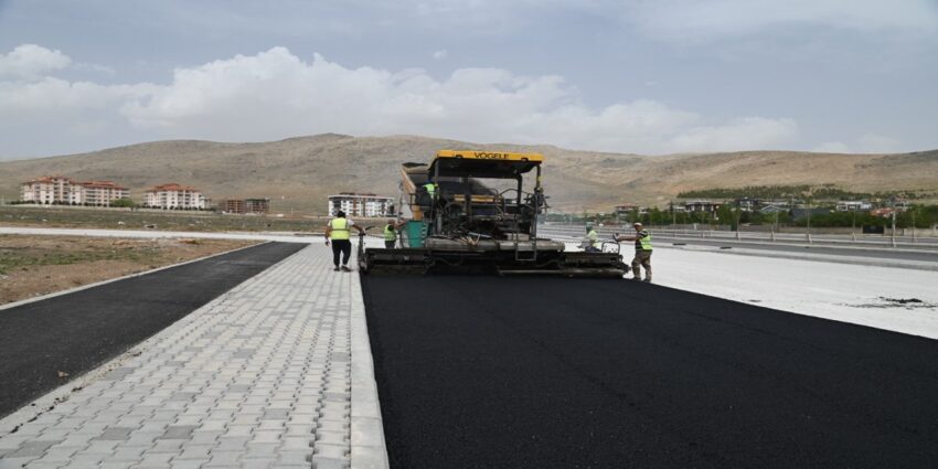 SELÇUKLU’DA ASFALTLAR YENİLENİYOR