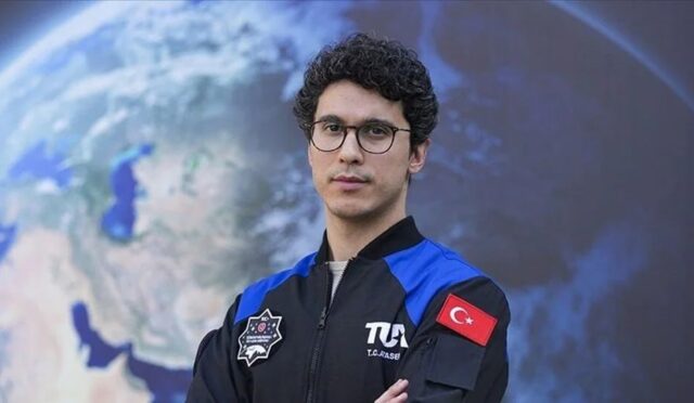 İKİNCİ ASTRONOT ATASEVER, ÖĞRENCİLERLE BULUŞTU