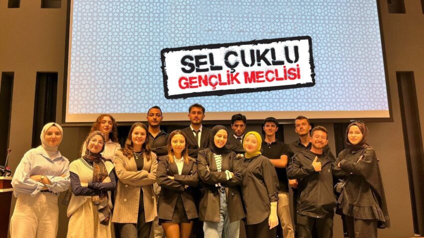 SELÇUKLU GENÇLİK MECLİSİ’NDEN GENÇLERE ORYANTASYON PROGRAMI