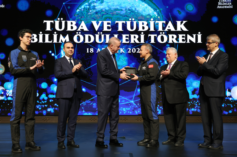 TÜBİTAK VE TÜBA 2024 ÖDÜLLERİ SAHİPLERİNİ BULDU