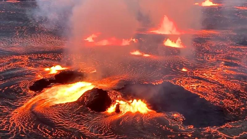 HAWAİİ’DEKİ KİLAUEA YANARDAĞI FAALİYETE GEÇTİ