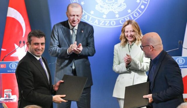 17459982671130391744