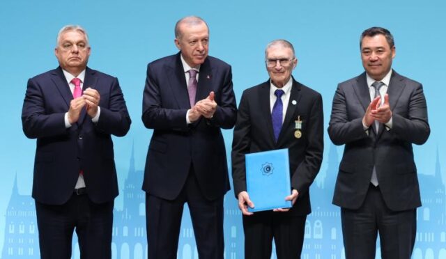 17478990191325541609