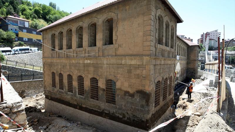 CUMHURİYET’İN İLK MEKTEBİ YENİDEN HAYAT BULUYOR