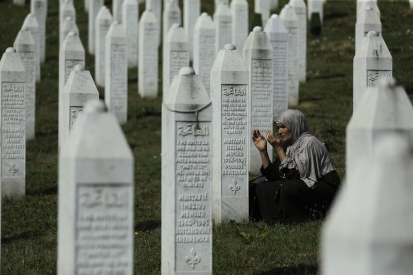 SREBRENİTSA SOYKIRIMI’NIN 30. YILI: AVRUPA’NIN ORTASINDA SESSİZ ÇIĞLIK