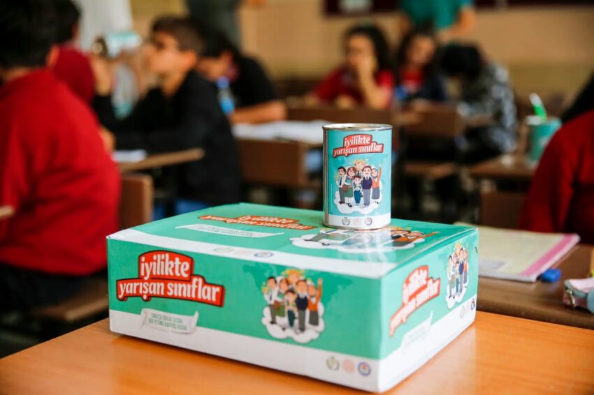“İYİLİKTE YARIŞAN SINIFLAR” PROJESİYLE 11 BİN YETİME DESTEK