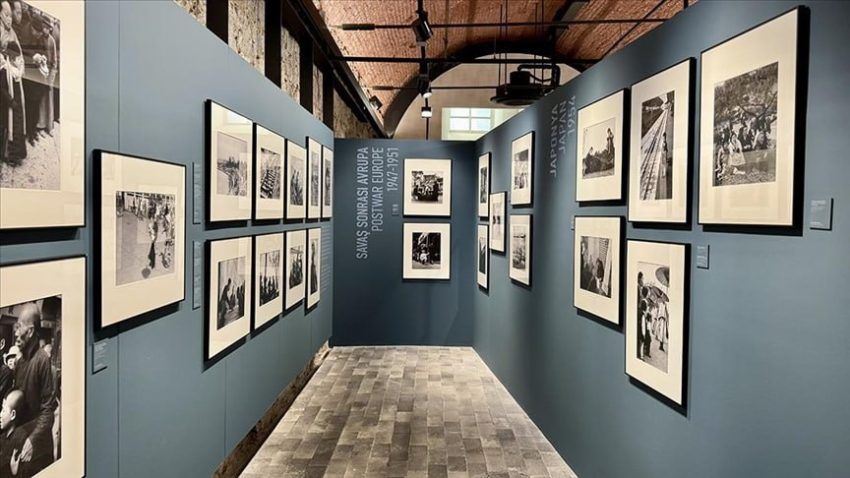 ROBERT CAPA’NIN EN GENİŞ SEÇKİSİ İSTANBUL’DA: “GERÇEK EN İYİ FOTOĞRAFTIR”