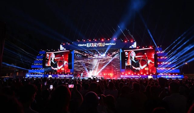 17579351731230194809