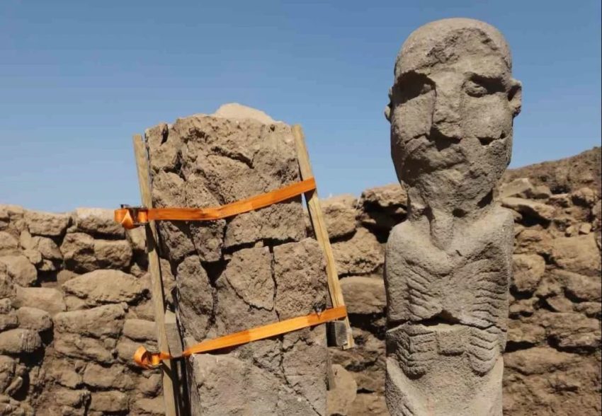 GÖBEKLİTEPE’DE HEYECAN VEREN YENİ KEŞİF: İNSAN HEYKELİ BULUNDU