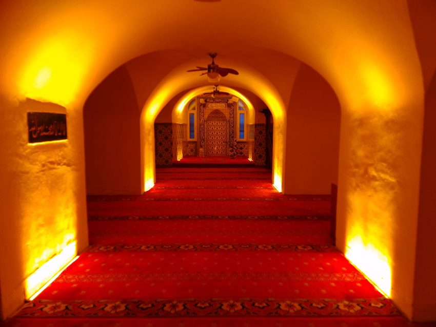 KARAKÖY’ÜN GİZEMLİ MEKÂNI: YERALTI CAMİ