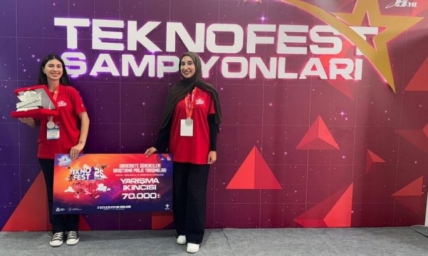 ÇOMÜ’LÜ ÖĞRENCİLERDEN TÜBİTAK’TA BÜYÜK BAŞARI