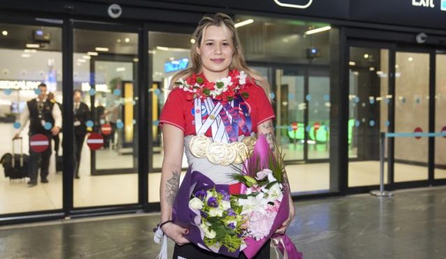 17592175172018868864