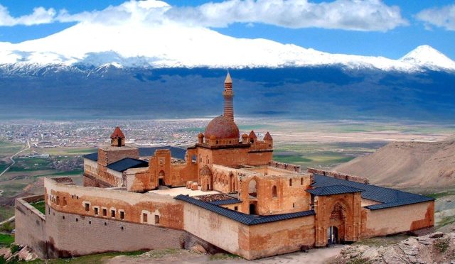 İSHAK PAŞA SARAYI’NIN UNESCO ASIL LİSTESİNE GİRMESİ İÇİN ÇALIŞMALAR BAŞLADI