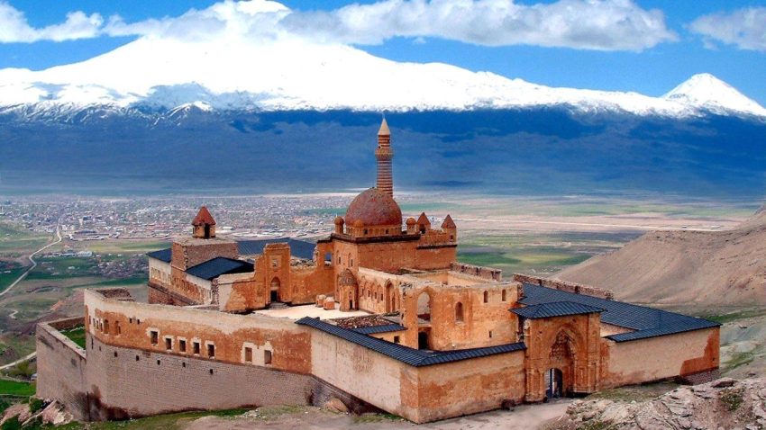 İSHAK PAŞA SARAYI’NIN UNESCO ASIL LİSTESİNE GİRMESİ İÇİN ÇALIŞMALAR BAŞLADI