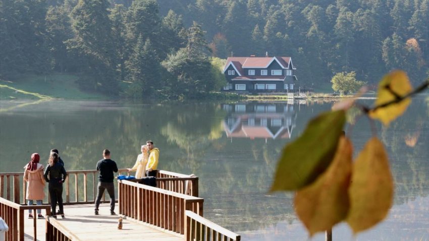 GÖLCÜK TABİAT PARKI’NDA HAFTA SONU YOĞUNLUĞU