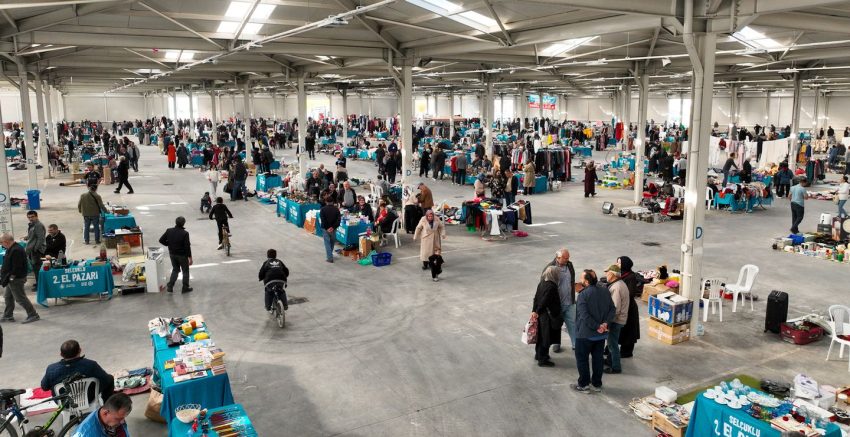 SELÇUKLU 2. EL PAZARI EKONOMİK VE ÇEVRECİ ALIŞVERİŞİN MERKEZİ OLMAYI SÜRDÜRÜYOR