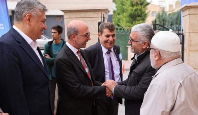 17625893681982972624