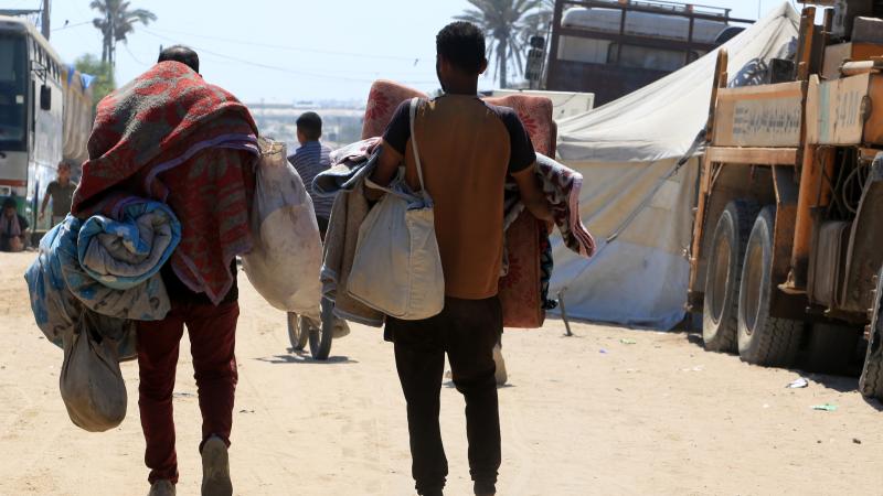 BATI ŞERİA’DA GÖÇ ETTİRİLEN FİLİSTİNLİLER EVLERİNE DÖNÜŞ UMUDU ARIYOR