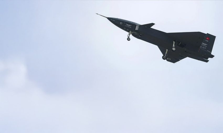 TÜRKİYE’NİN İLK İNSANSIZ SAVAŞ UÇAĞI KIZILELMA DÜNYADA İLKLERİ GERÇEKLEŞTİRDİ