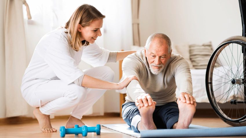 EVDE BAKIM PROGRAMLARI, ENGELLİ BİREYLERİN TOPLUMA KATILIMINI ARTIRIYOR