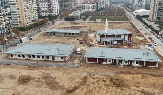 17654357681574590379