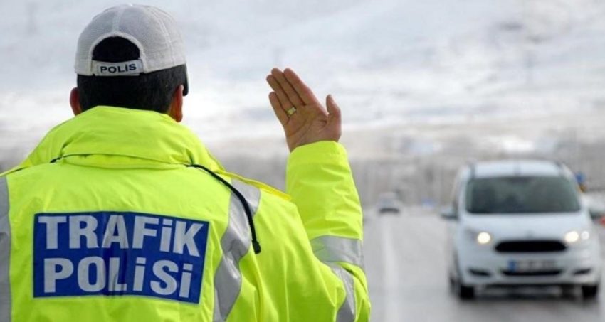 TRAFİKTE DÜZENİ BOZAN SÜRÜCÜLERE REKOR CEZALAR YOLDA