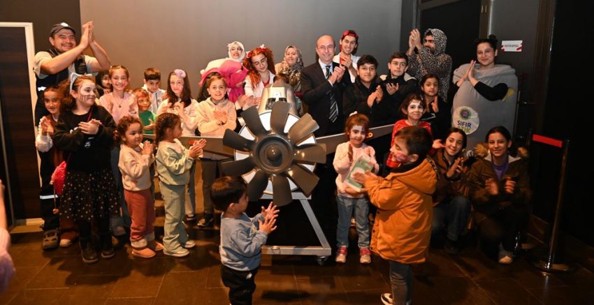 ŞİVLİLİK ÇOCUK BAYRAMI 450 BİN KİŞİLİK REKOR KATILIMLA SONA ERDİ