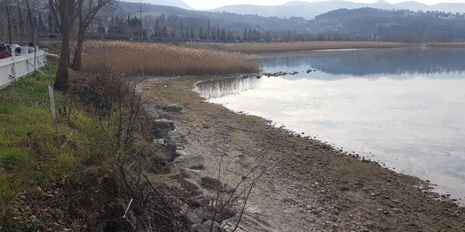 SAPANCA GÖLÜ’NDE SU SEVİYESİ DÜŞÜYOR