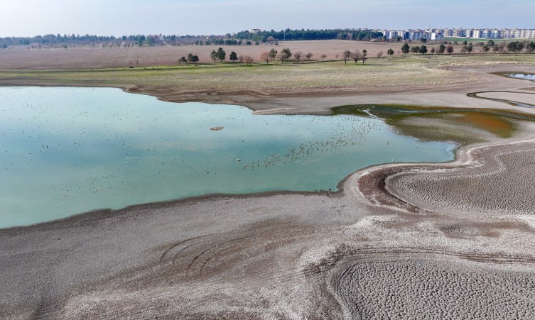 DİYARBAKIR’DAKİ KABAKLI GÖLETİ KURAKLIKLA MÜCADELE EDİYOR
