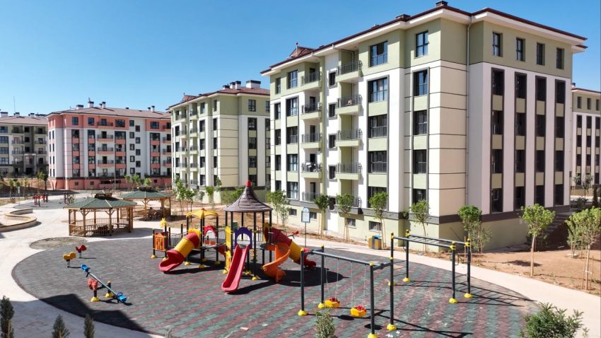 YÜZYILIN KONUT PROJESİ’NDE KURA HEYECANI SÜRÜYOR