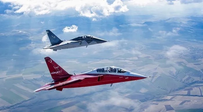 TÜRKİYE’NİN JET EĞİTİM UÇAĞI HÜRJET AVRUPA PAZARINDA
