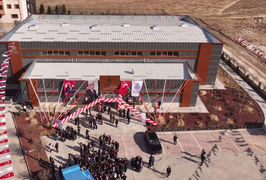 SELÇUKLU BELEDİYESİ EĞİTİM VE SPOR YATIRIMLARINI SÜRDÜRÜYOR