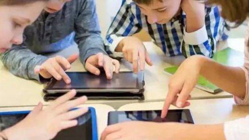 ÇOCUKLARIN DİJİTAL GÜVENLİĞİ İÇİN YENİ EYLEM PLANI YÜRÜRLÜĞE GİRDİ