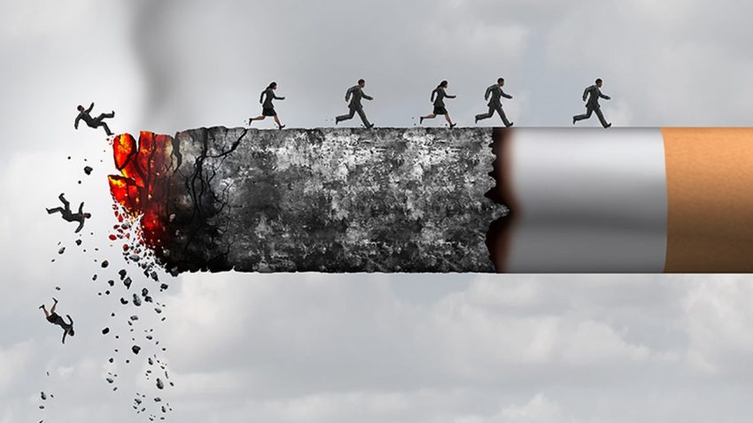 SİGARA İÇEN HER İKİ KİŞİDEN BİRİ HAYATINI KAYBEDİYOR