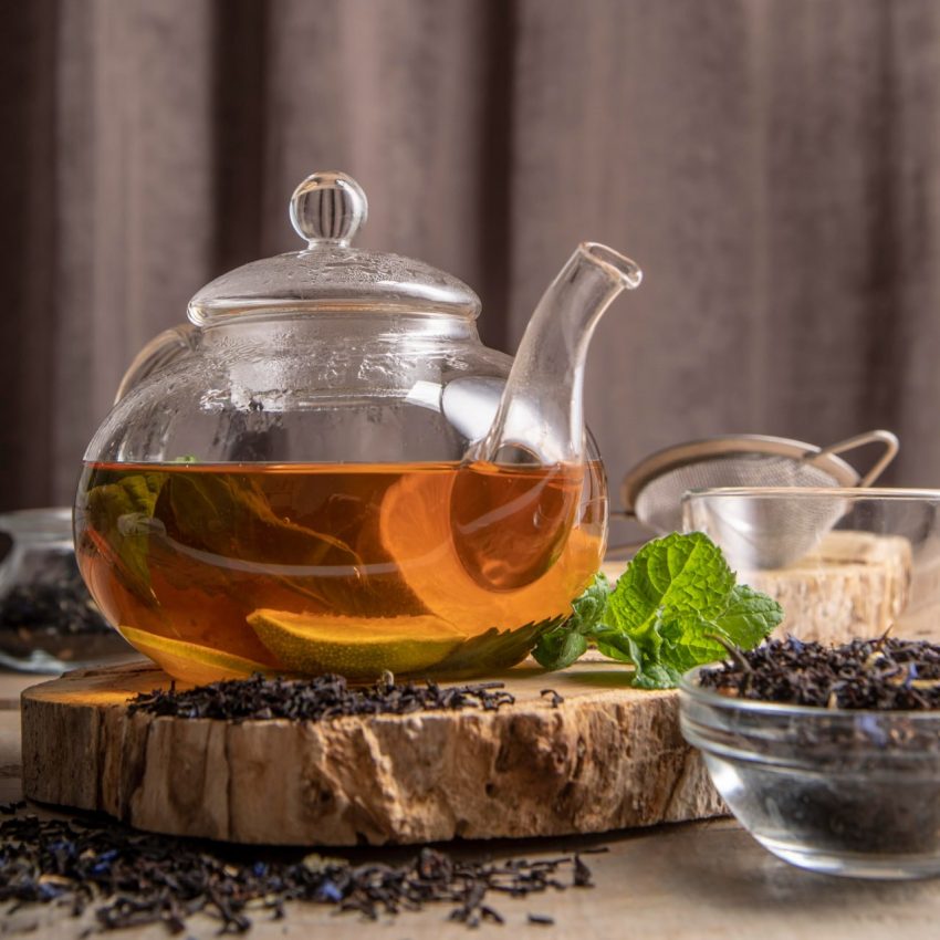 UZMANLAR UYARIYOR: BİTKİ ÇAYLARI HERKES İÇİN MASUM DEĞİL