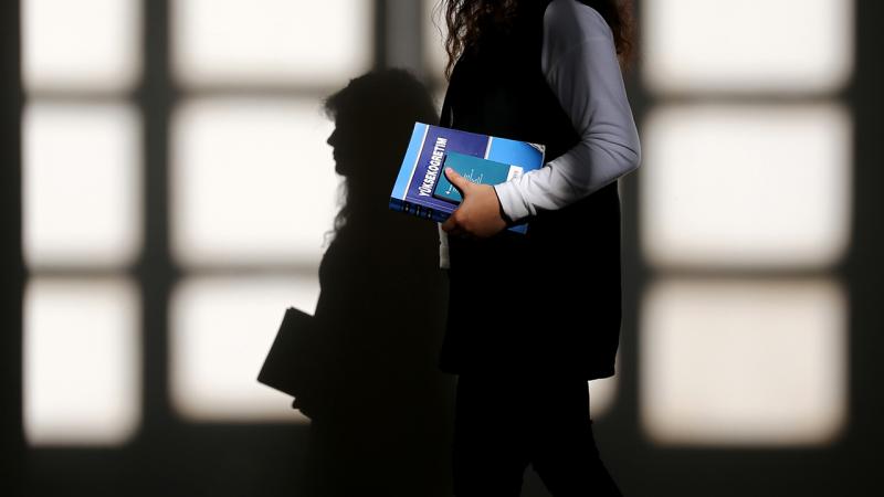 YÜKSEKÖĞRETİMDE KADINLARIN SAYISI ARTIYOR