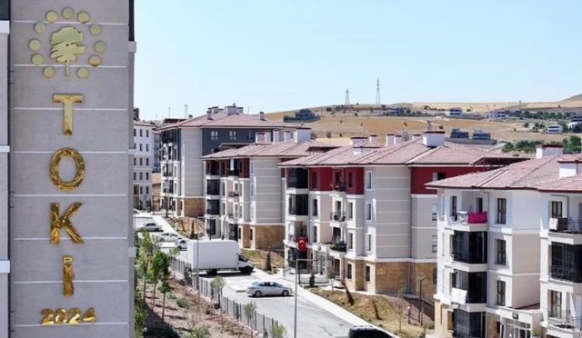 17715720811131786166