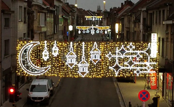 GHENT SOKAKLARI RAMAZAN AYINDA IŞIL IŞIL