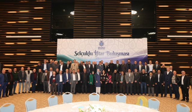 17725240921239895456