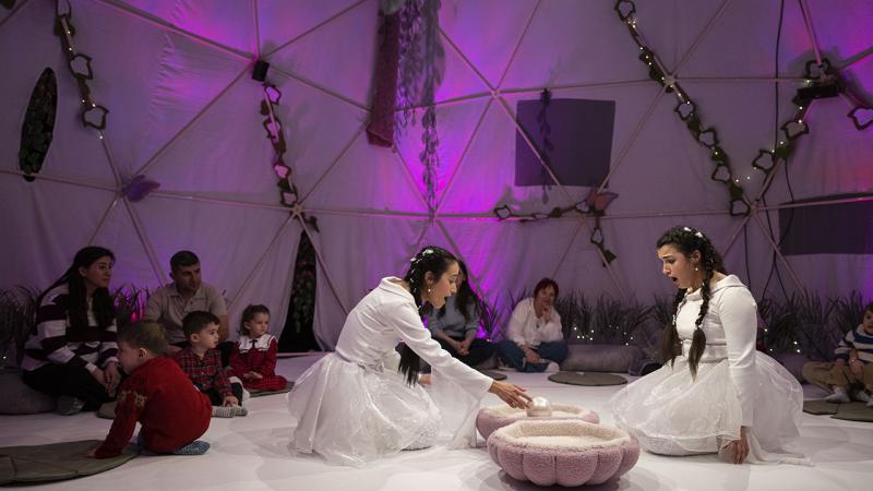 DEVLET TİYATROLARI BEBEKLERE ÖZEL SAHNE AÇTI