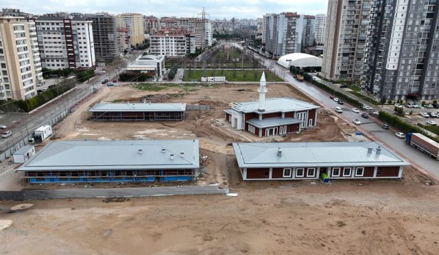 17745958991580017593