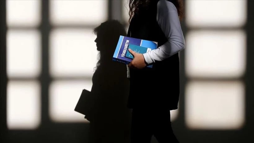 LİSANSÜSTÜ ÖĞRENCİLER İÇİN YENİ DÜZENLEME: DOĞUM YAPANLARA EK SÜRE