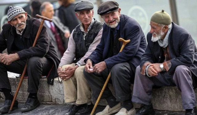 17768437841023573377