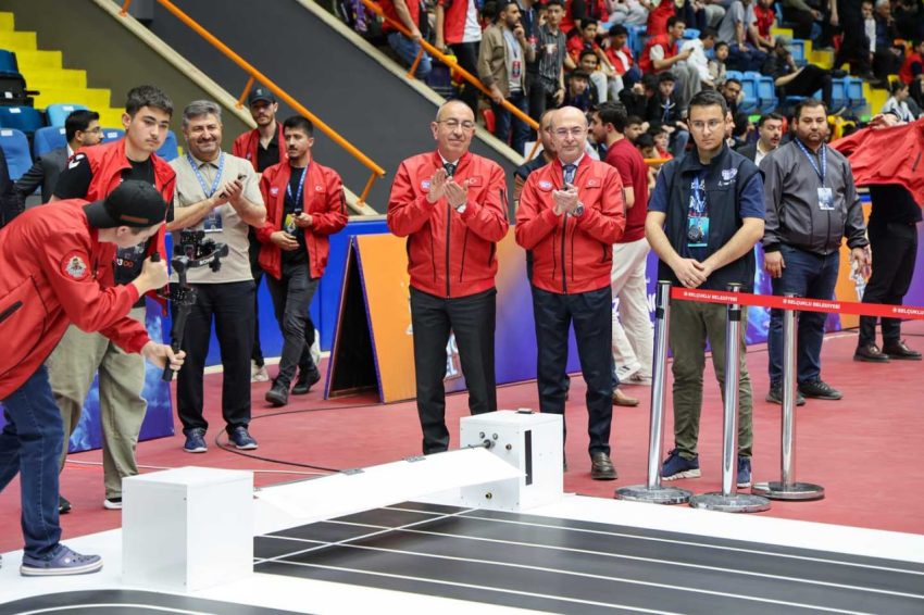 TEKNOSEL 2026’DA HEYECAN SELÇUKLU KONGRE MERKEZİ’NDE DEVAM EDİYOR